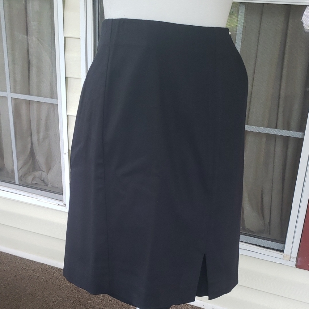 Bloomingdale's Elegant Black‎ Women's Above Knee Skirt